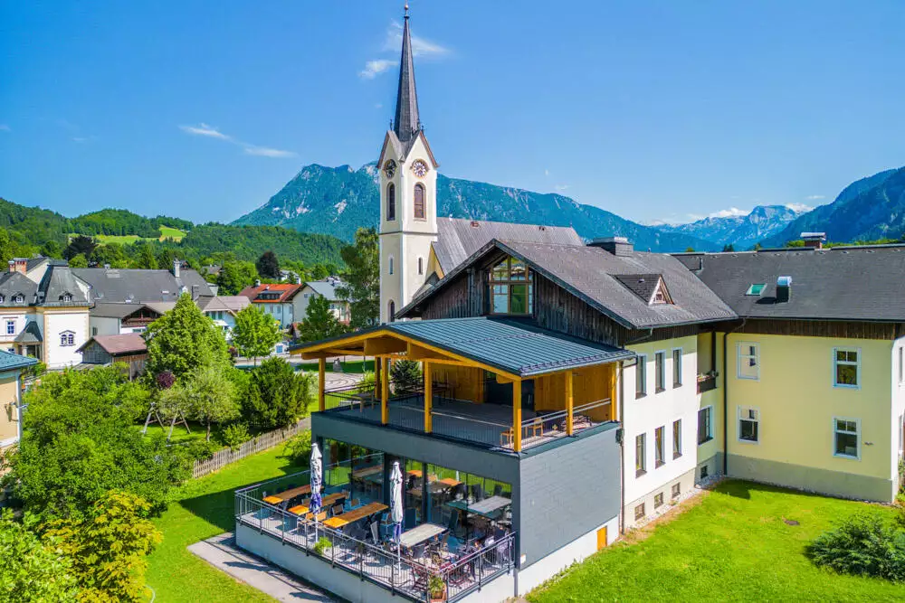 DJI_0278 Wehrenfennighaus mit Kirche