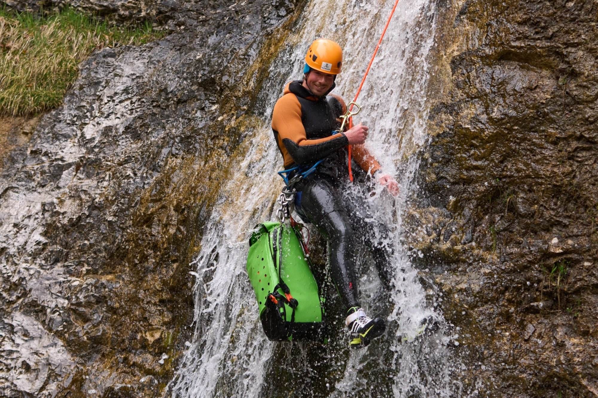 Praxi_Canyoning_Quer Wehrenfennig Haus von vorne Vogelperspektive2